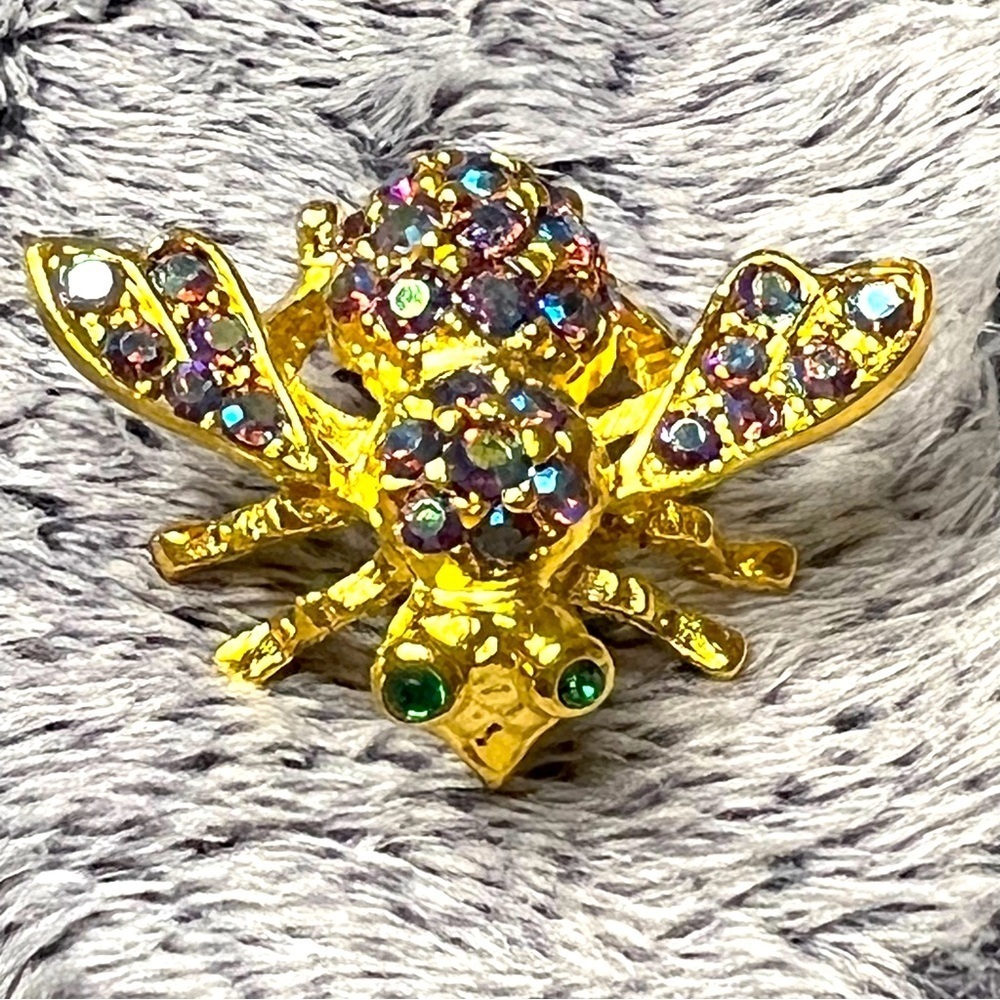 Joan Rivers Aurora Borealis Rhinestones Bee Brooch Pin Vintage